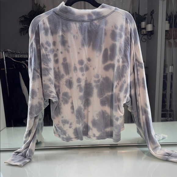Wild Fable Tie Dye Long Sleeve Turtleneck Sweater Top Blue White Medium - Picture 6 of 6